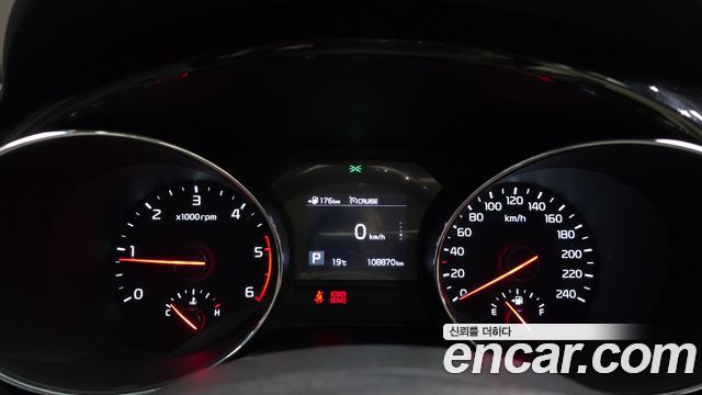 Kia Carnival 9-Seater Prstige 2019 — фото 8