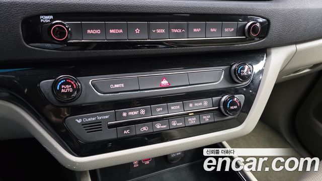 Kia Carnival 9-Seater Prstige 2019 — фото 16