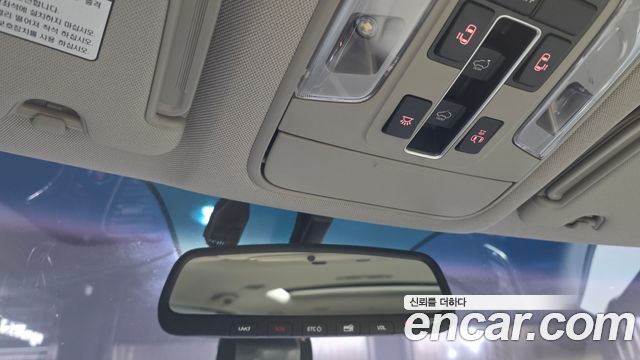 Kia Carnival 9-Seater Prstige 2019 — фото 17