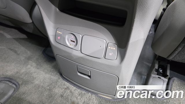 Kia Carnival 9-Seater Prstige 2019 — фото 19