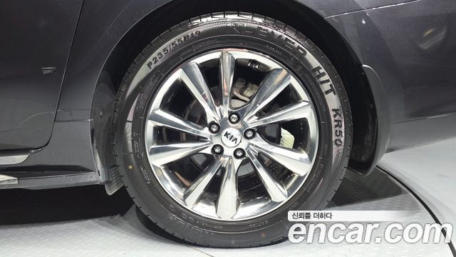 Kia Carnival 9-Seater Prstige 2019 — фото 21