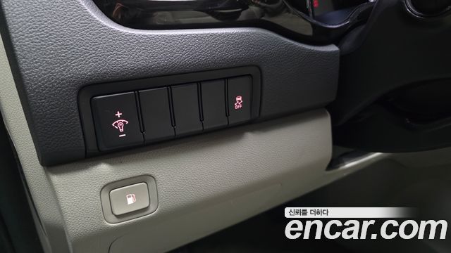 Kia Carnival 9-Seater Prstige 2019 — фото 27