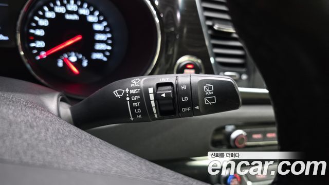 Kia Carnival 9-Seater Prstige 2019 — фото 30