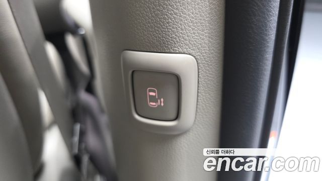 Kia Carnival 9-Seater Prstige 2019 — фото 32