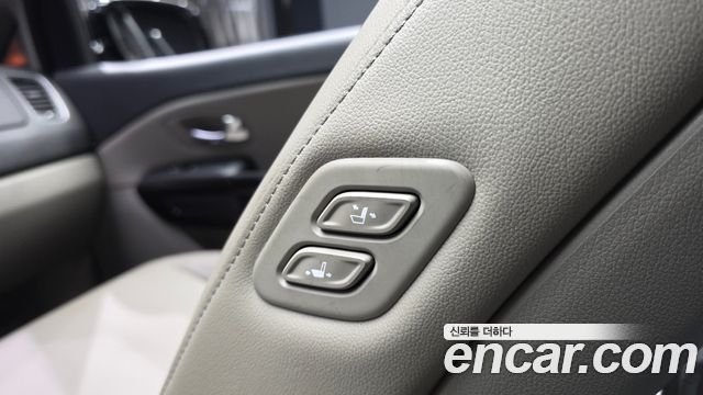 Kia Carnival 9-Seater Prstige 2019 — фото 33