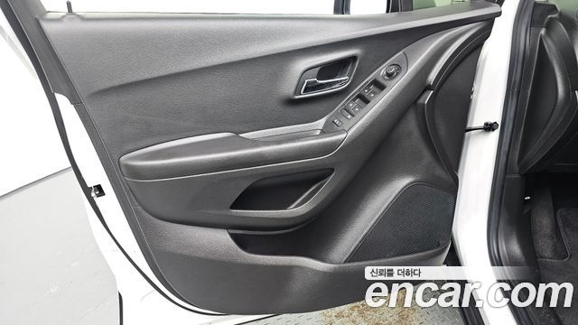 Chevrolet Trax 1.4 Premier 2020 — фото 30