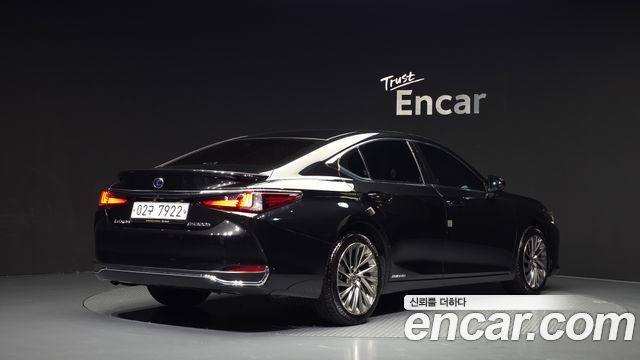 Lexus ES300h (VII) Luxury Plus 2019 — фото 2