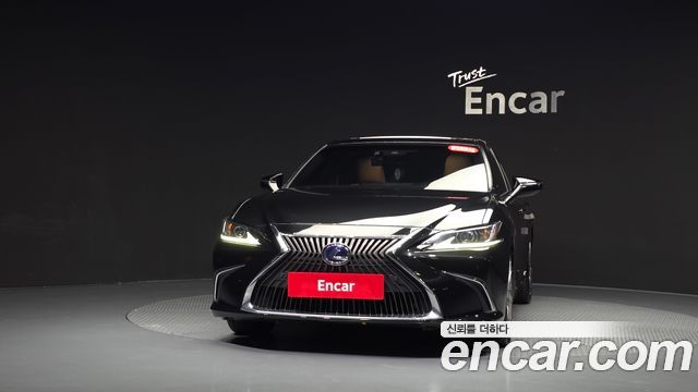 Lexus ES300h (VII) Luxury Plus 2019 — фото 3