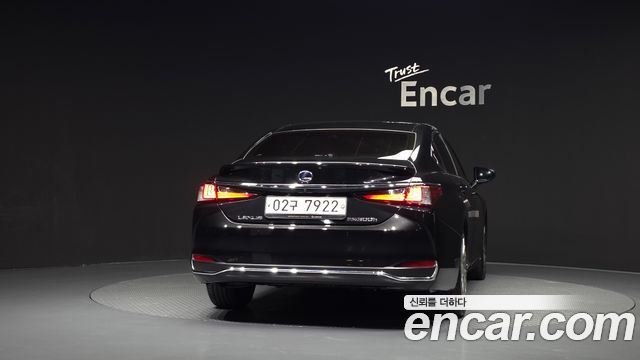 Lexus ES300h (VII) Luxury Plus 2019 — фото 4