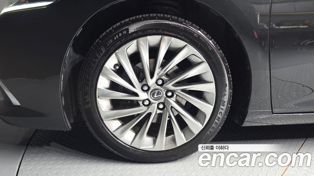 Lexus ES300h (VII) Luxury Plus 2019 — фото 5