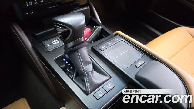 Lexus ES300h (VII) Luxury Plus 2019 — фото 9