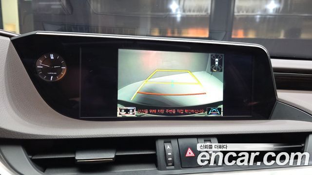 Lexus ES300h (VII) Luxury Plus 2019 — фото 16