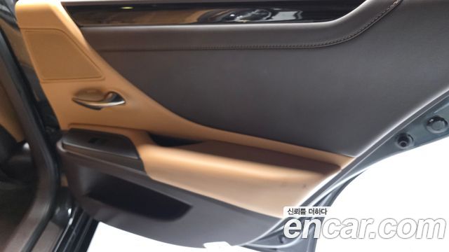 Lexus ES300h (VII) Luxury Plus 2019 — фото 25