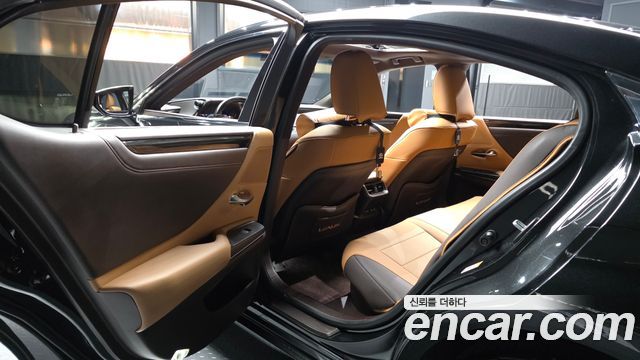 Lexus ES300h (VII) Luxury Plus 2019 — фото 26