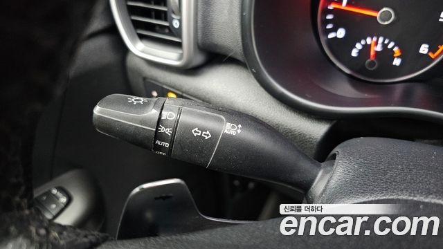 Kia Sportage The Bold Diesel 1.6 2WD Prestige 2019 — фото 18