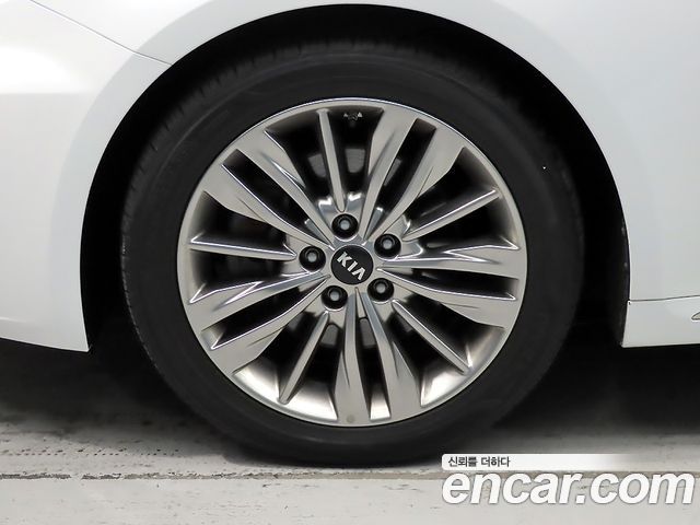Kia K5 (II) 2.0 Noblesse 2020 — фото 24
