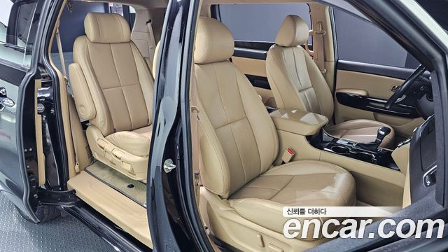 Kia Carnival 7-Seater Limousine VIP 2019 — фото 11