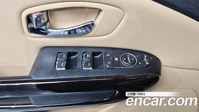 Kia Carnival 7-Seater Limousine VIP 2019 — фото 18
