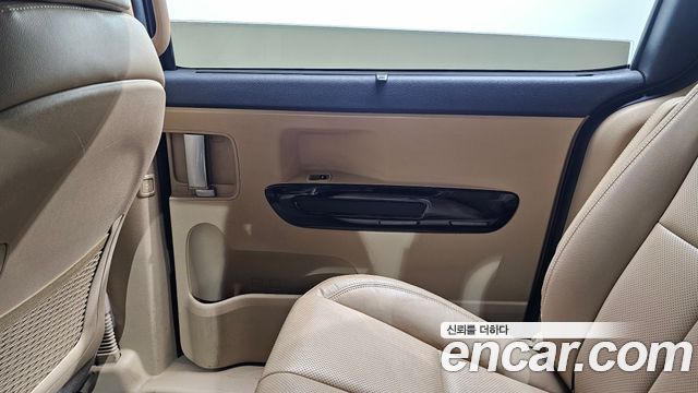 Kia Carnival 7-Seater Limousine VIP 2019 — фото 25