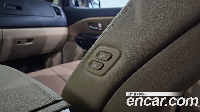 Kia Carnival 7-Seater Limousine VIP 2019 — фото 30