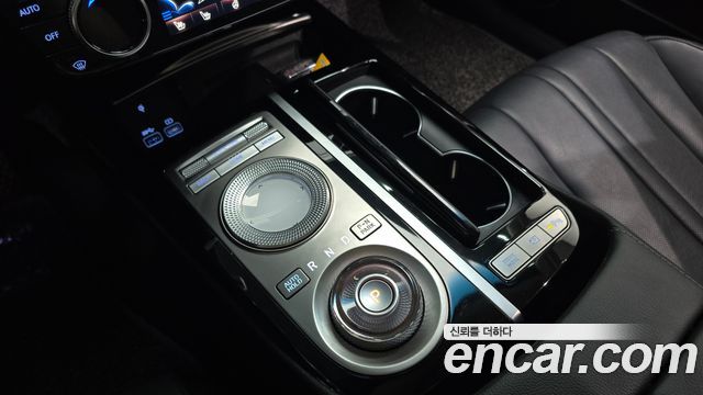 Genesis Electrified G80 (RG3) e-AWD 2022 — фото 9