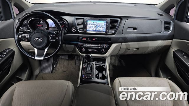 Kia Carnival 11-seater Luxury 2016 — фото 7