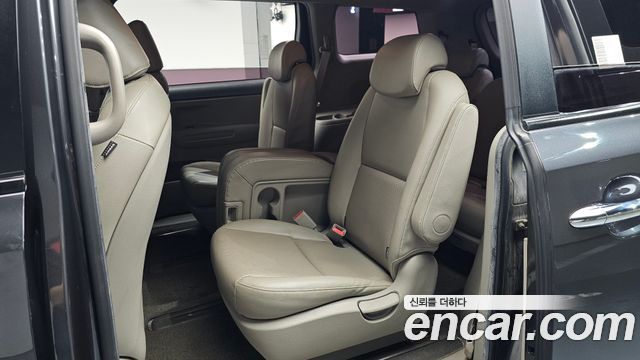 Kia Carnival 11-seater Luxury 2016 — фото 12