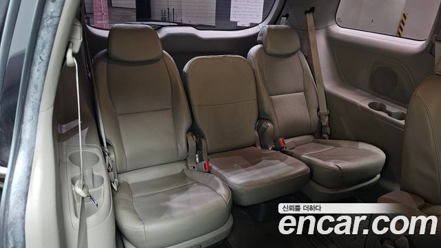 Kia Carnival 11-seater Luxury 2016 — фото 13