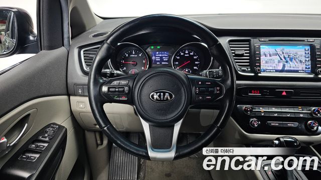 Kia Carnival 11-seater Luxury 2016 — фото 14