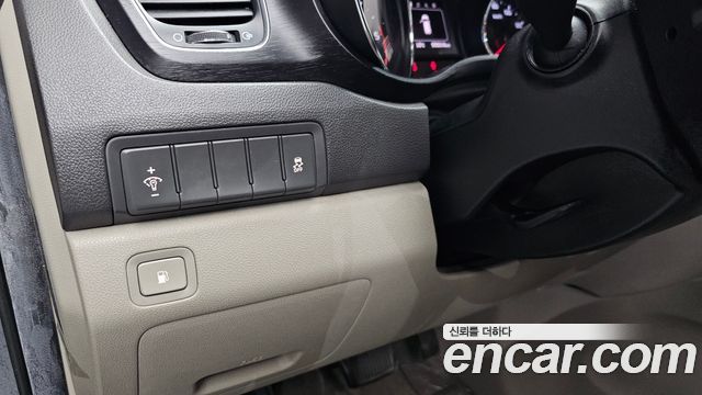 Kia Carnival 11-seater Luxury 2016 — фото 17