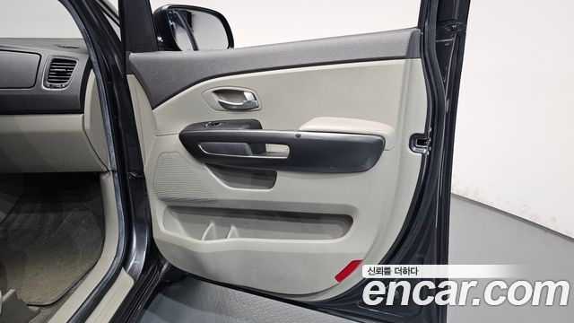 Kia Carnival 11-seater Luxury 2016 — фото 25