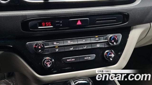 Kia Carnival 11-seater Luxury 2016 — фото 30