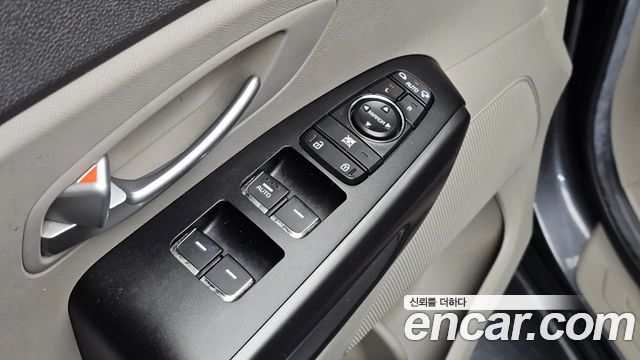 Kia Carnival 11-seater Luxury 2016 — фото 33