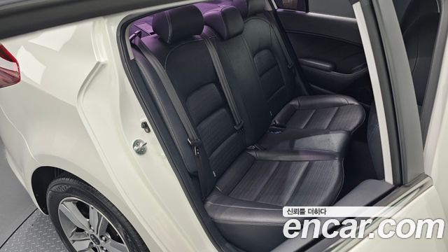 Kia K3 Prestige 2016 — фото 11