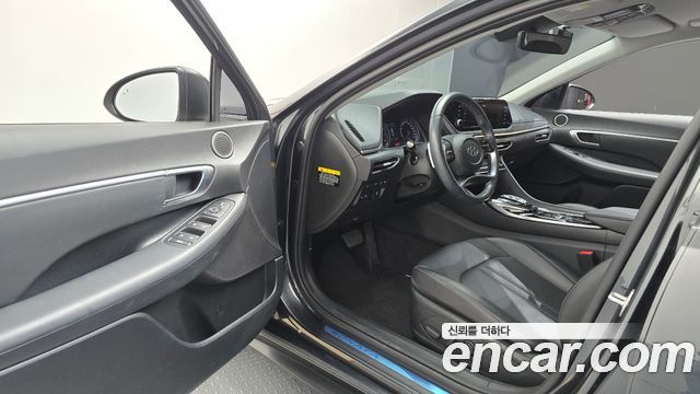 Hyundai Sonata (DN8) 2.0 Premium Family 2020 — фото 10