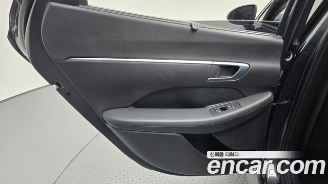 Hyundai Sonata (DN8) 2.0 Premium Family 2020 — фото 25