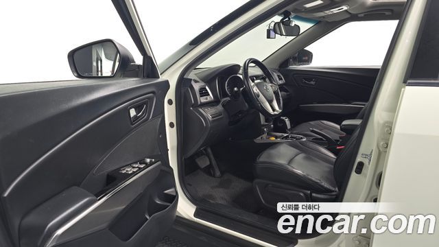 KG Mobility (SsangYong) Tivoli VX 2WD 2015 — фото 10