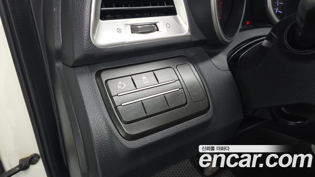 KG Mobility (SsangYong) Tivoli VX 2WD 2015 — фото 27