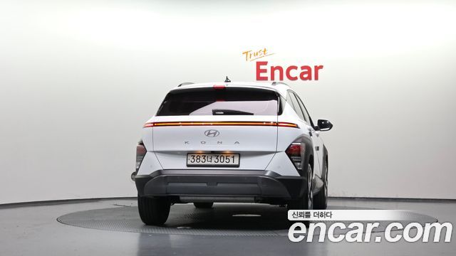 Hyundai Kona (SX2) Gasoline 2.0 2WD Premium 2023 — фото 4
