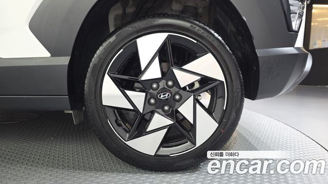 Hyundai Kona (SX2) Gasoline 2.0 2WD Premium 2023 — фото 27