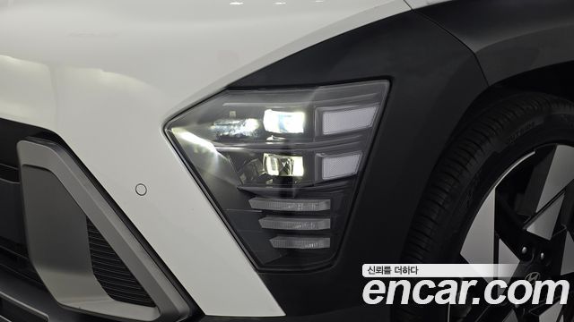 Hyundai Kona (SX2) Gasoline 2.0 2WD Premium 2023 — фото 28