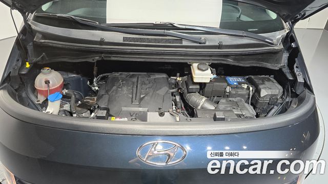 Hyundai Staria L3.5 Cargo 5-Seater Modern 2022 — фото 6