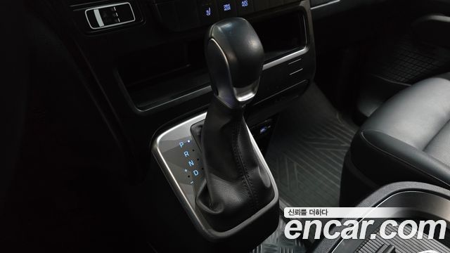 Hyundai Staria L3.5 Cargo 5-Seater Modern 2022 — фото 9