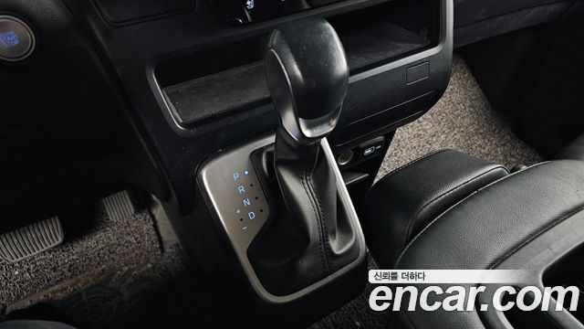 Hyundai Staria Cargo 3-Seater Modern 2022 — фото 9
