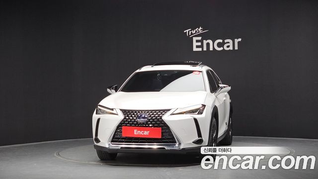 Lexus UX250h 2.0 2WD 2019 — фото 3