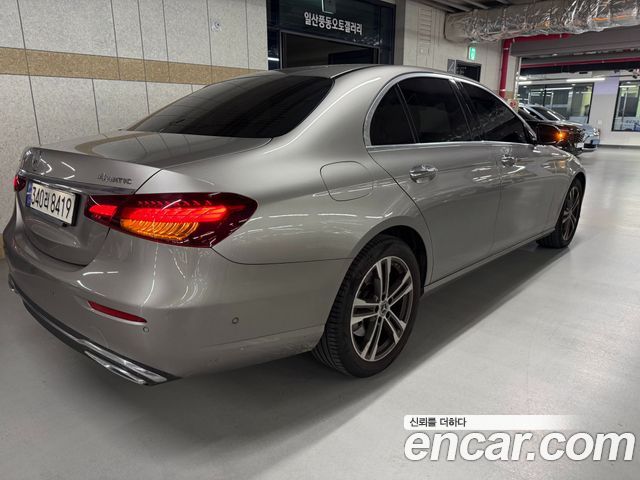 Mercedes-Benz E-Class (W213) E300 4MATIC AMG Line 2022 — фото 2