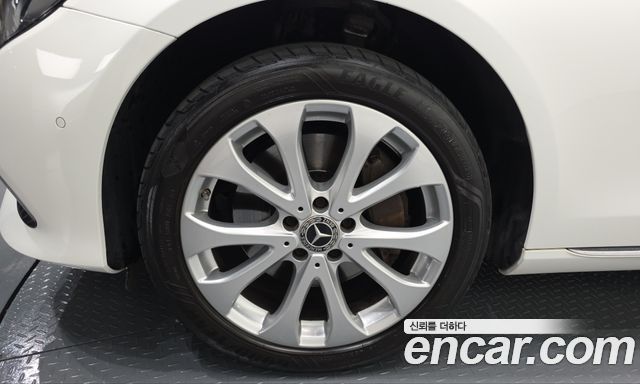 Mercedes-Benz E-Class (W213) E300 4MATIC Exclusive 2019 — фото 5