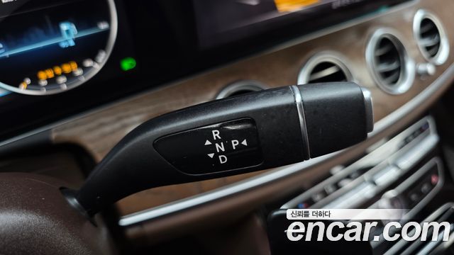 Mercedes-Benz E-Class (W213) E300 4MATIC Exclusive 2019 — фото 9