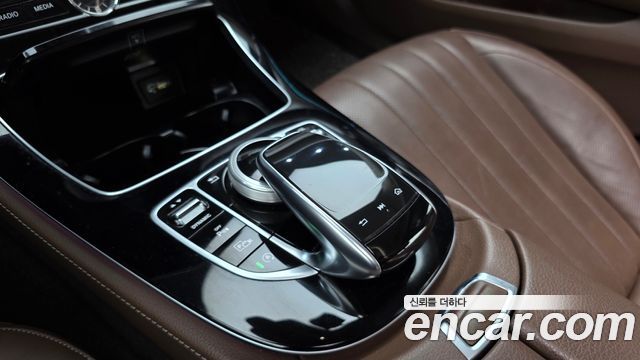 Mercedes-Benz E-Class (W213) E300 4MATIC Exclusive 2019 — фото 20