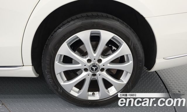 Mercedes-Benz E-Class (W213) E300 4MATIC Exclusive 2019 — фото 21